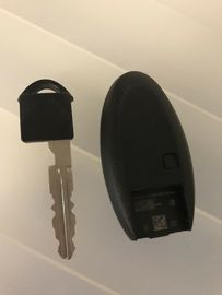 Hafif Pürüzsüz Yüzey Nissan Akıllı Anahtar FCC KIMLIK KR5S180144106 433 MHZ 3 Düğme